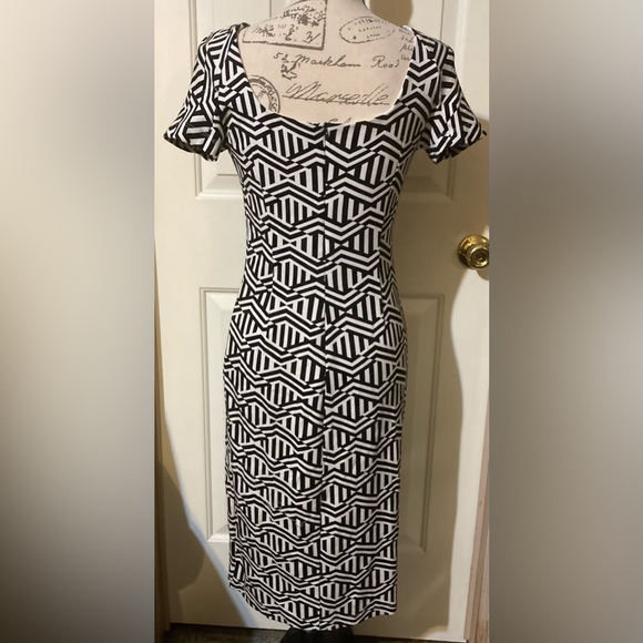 Ladies Size 8 Cato Fitted Long Dress - Picture 5 of 16